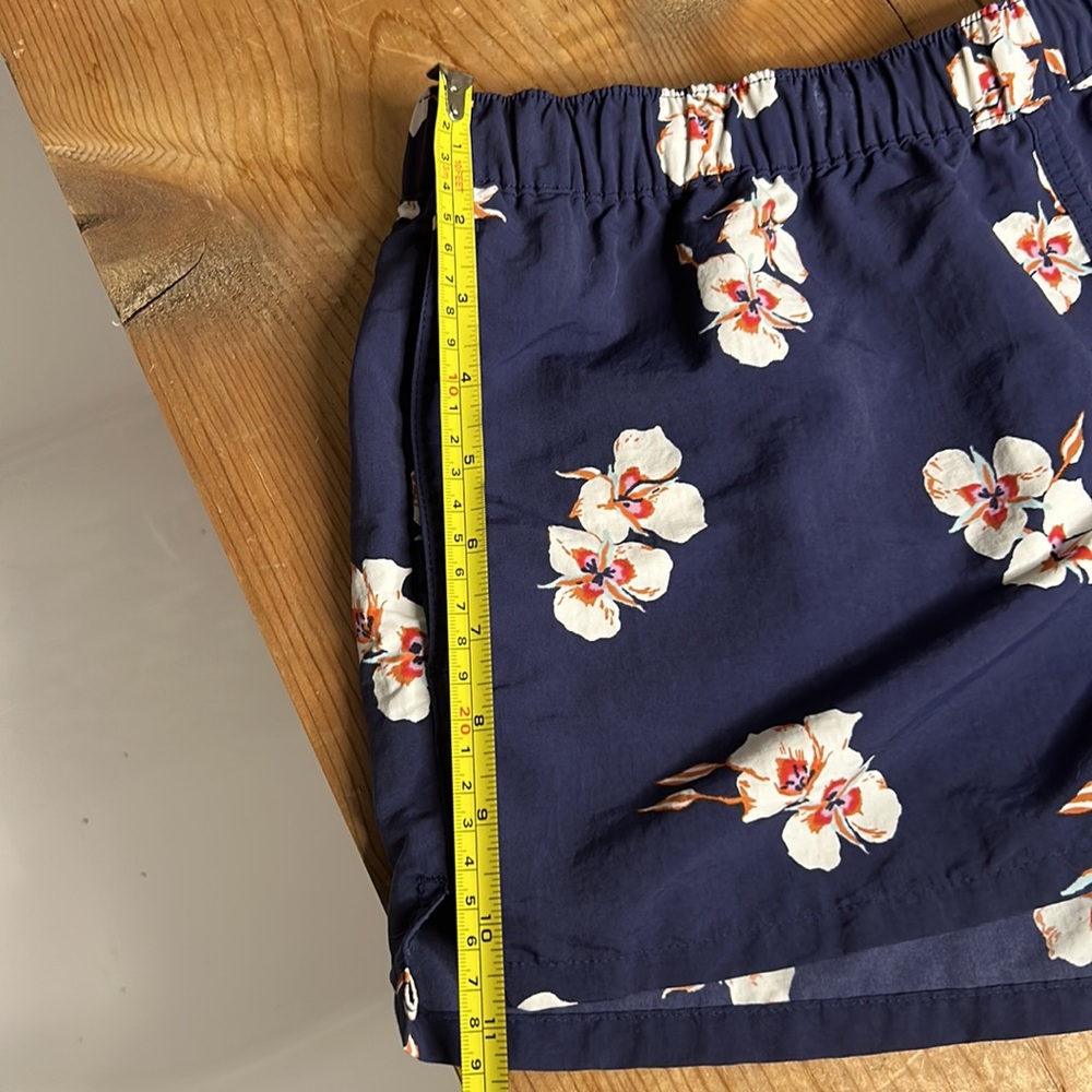 Floral Patagonia Shorts - Picture 6 of 10